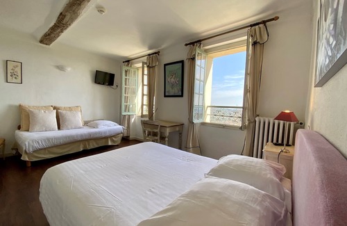 Grasse Hotel | Experience Comfort at Hôtel La Bellaudière: 8.8/10 Rating