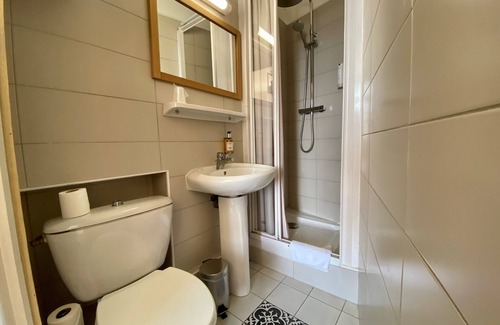 Grasse Hotel | Experience Comfort at Hôtel La Bellaudière: 8.8/10 Rating