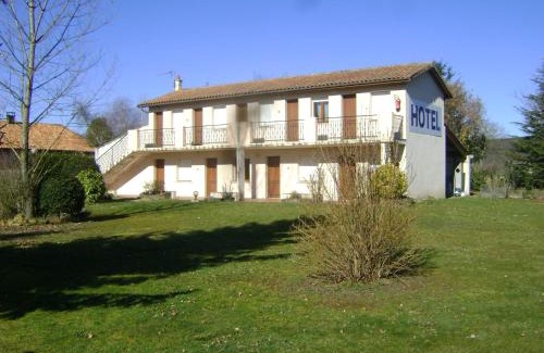 Clarac Hotel | Pet-Friendly Hôtel Restaurant La Casera with Great Amenities
