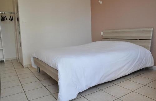 Clarac Hotel | Pet-Friendly Hôtel Restaurant La Casera with Great Amenities