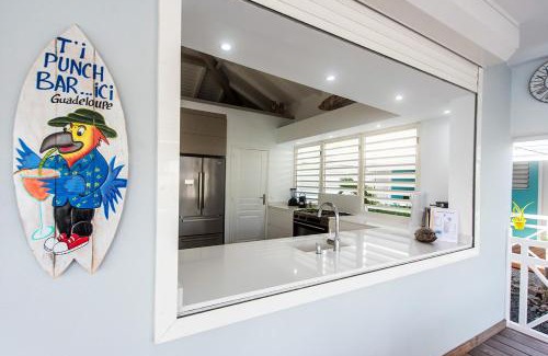 Saint-Francois Hotel | Experience Comfort at Hôtel La Christophine - 4 Star Escape