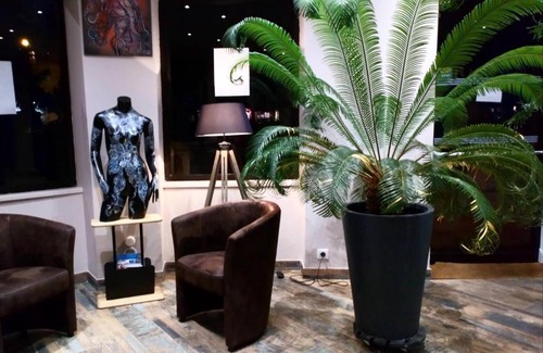 Marmande Hotel | Discover Hôtel La Couronne: Pet-Friendly & Family-Oriented