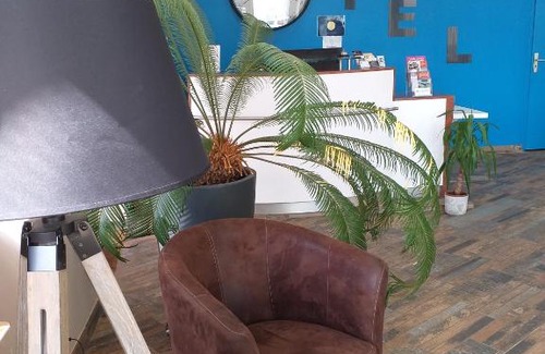 Marmande Hotel | Discover Hôtel La Couronne: Pet-Friendly & Family-Oriented