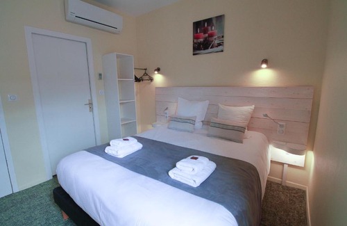 Marmande Hotel | Discover Hôtel La Couronne: Pet-Friendly & Family-Oriented