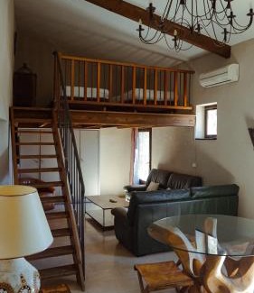 Vaison-la-Romaine Hotel | Unforgettable Stay at Hôtel la Fête en Provence with Ocean Views