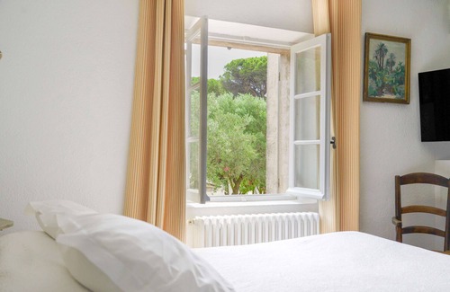 Cote d'Azur- French Riviera Hotel | Top-Rated Hôtel La Figuière with Pool & Spa Amenities