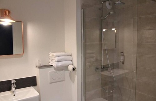 Centre Ancien Hotel | Top-Rated Hôtel La Fontaine Caen Centre with Ocean View