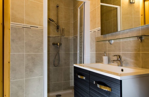 Saint-Francois-Longchamp Hotel | Discover Hôtel Lac Bleu 1650 - Guest Rated 9.4 with Spa & More