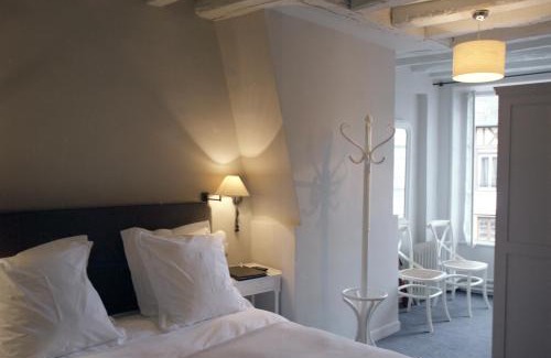 Lyons-la-Foret Hotel | Relax at Hôtel La Licorne & Spa with Oceanfront Views
