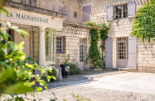 Villeneuve-les-Avignon Hotel | Relax at Hôtel la Magnaneraie with Oceanfront Views