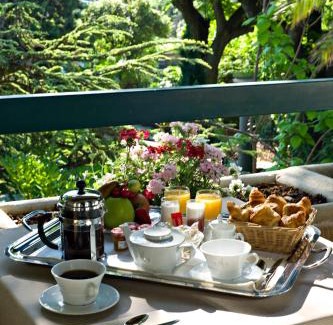 Villeneuve-les-Avignon Hotel | Relax at Hôtel la Magnaneraie with Oceanfront Views