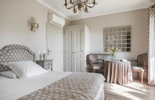 Villeneuve-les-Avignon Hotel | Relax at Hôtel la Magnaneraie with Oceanfront Views