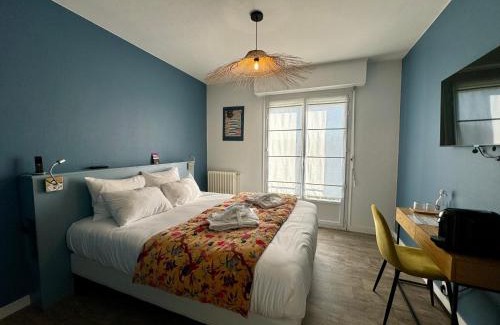 Erdeven Hotel | Pet-Friendly Retreat at Maison des Dunes with Hot Tub