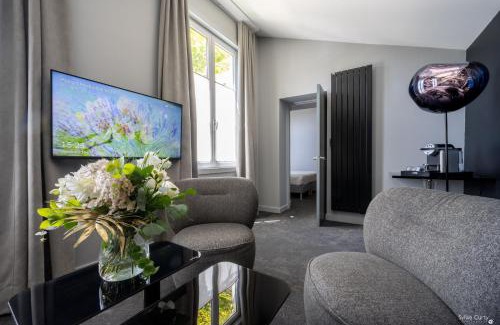 La Rochelle City Centre Hotel | Experience Hôtel La Monnaie Arty & Spa: Guest Favorite with Ocean Views