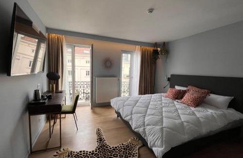 Quartier Saint-Gery - Sint-Gorikswijk Hotel | Pet-Friendly Hôtel La Pièce with Great Amenities & 8.1 Rating