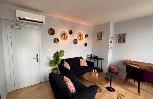 Quartier Saint-Gery - Sint-Gorikswijk Hotel | Pet-Friendly Hôtel La Pièce with Great Amenities & 8.1 Rating
