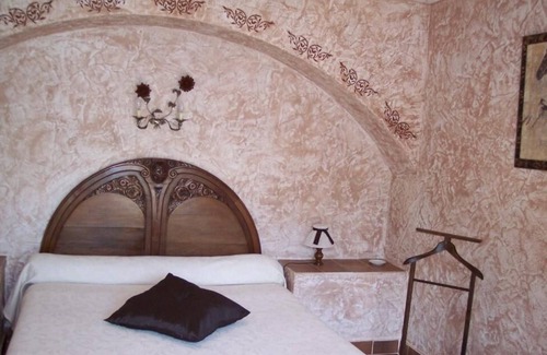 Grimaud Hotel | Relax at Hôtel La Pierrerie: Pool, Spa & Family-Friendly