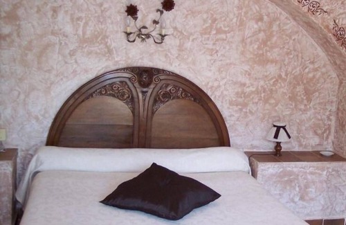 Grimaud Hotel | Relax at Hôtel La Pierrerie: Pool, Spa & Family-Friendly