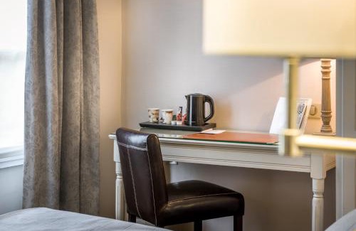 Saint-Louis Hotel | Experience Comfort at Logis Hôtel - La Résidence du Berry