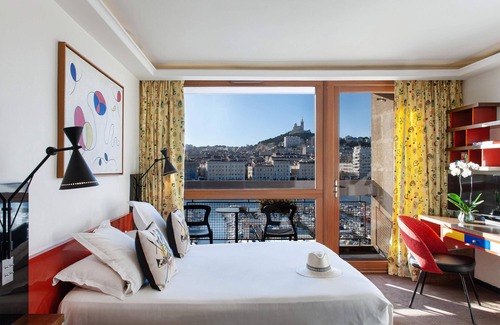 Hotel-de-Ville Hotel | Experience Hôtel la Résidence du Vieux Port: 4-Star Comfort