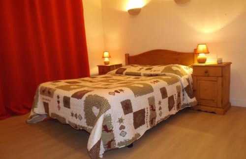Les Rousses Hotel | Pet-Friendly Hôtel La Redoute with Family Dining Options