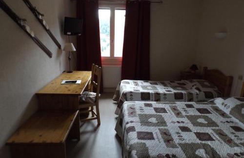 Les Rousses Hotel | Pet-Friendly Hôtel La Redoute with Family Dining Options