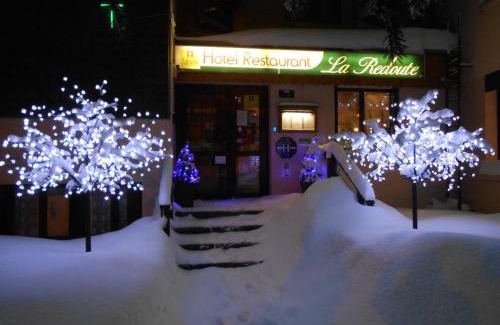 Les Rousses Hotel | Pet-Friendly Hôtel La Redoute with Family Dining Options