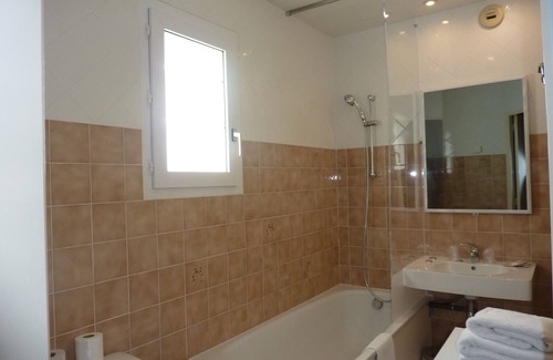 Saint-Pere Hotel | Discover Hôtel La Renommée: Guest Rated 8.4/10 & Breakfast