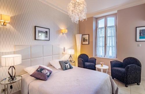 Villeneuve-les-Avignon Hotel | Elegant Hôtel La Suite: Pool, Breakfast & Family-Friendly