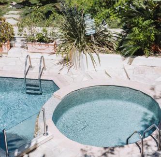 Cannes Hotel | Relax at Hôtel La Villa Cannes: Pet-Friendly & Oceanfront