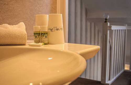 Beaune Hotel | Discover Hôtel La Villa Fleurie: Guest Rated 9.4/10
