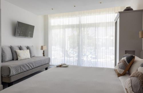 Cap-d'Antibes Hotel | Discover Hôtel La Villa Juan Beach with Oceanfront Bliss