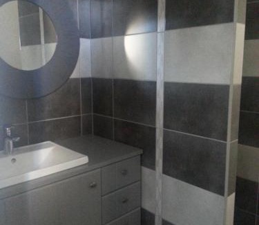 Port-en-Bessin-Huppain Bed & Breakfast | Discover HÔTEL Le 6 3 Home in Beautiful PORT EN BESSIN