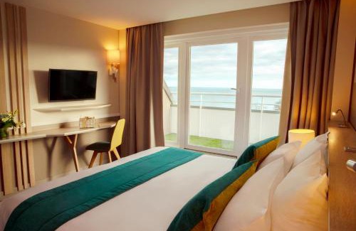 Arcachon Hotel | Oceanfront Hôtel Le B d'Arcachon: Pet Friendly & Rated 8.6