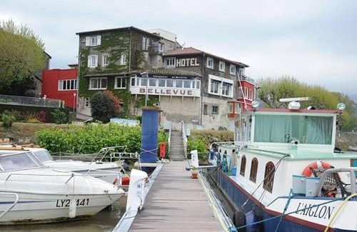 Les Roches-de-Condrieu Hotel | Discover Hôtel Le Bellevue: Pet-Friendly & Family-Friendly Retreat