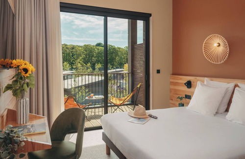 Notre-Dame Hotel | Unwind at Hôtel Le Bout du Parc with Spa & Family Amenities