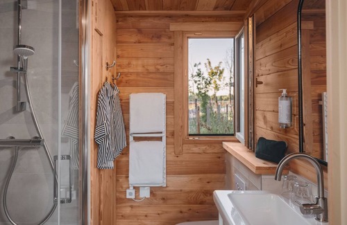 Notre-Dame Hotel | Unwind at Hôtel Le Bout du Parc with Spa & Family Amenities