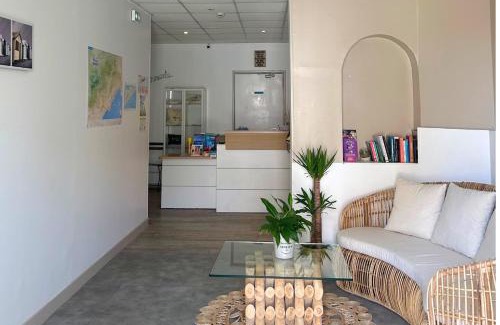 Carnon-Plage Hotel | Discover Comfort at Hôtel Le Carnon with Ocean View Amenities