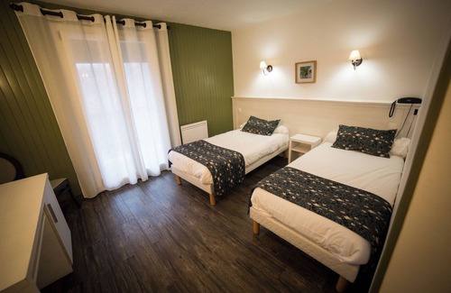 Guillestre Hotel | Discover Hôtel Le Catinat Fleuri: Family-Friendly Getaway