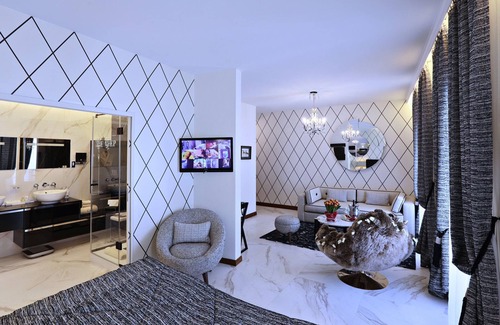 Beaune City Centre Hotel | Elegant Hôtel Le Cep: 5-Star Comfort with Spa & Dining