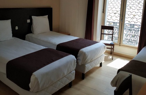 Tournon-sur-Rhone Hotel | Elegant Hôtel Le Château with Spa and Family-Friendly Perks