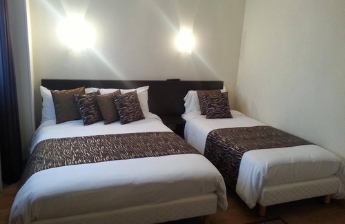 Alencon Hotel | Discover Hôtel Le Chapeau Rouge: Family-Friendly Comfort
