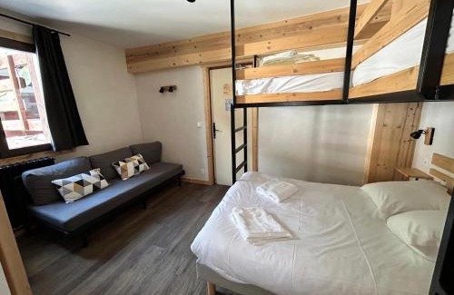 Areches Hotel | Oceanfront Retreat: Hôtel le Christiania with Ocean Views