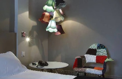 Chambery Hotel | Discover Hôtel Le Cinq: 4-Star Comfort in City Center