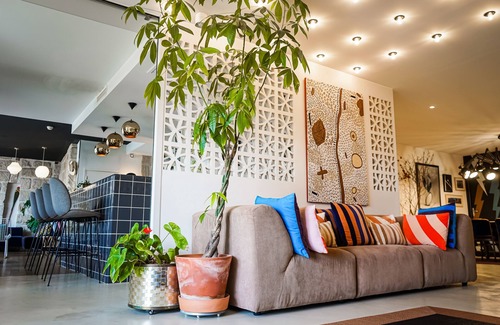 Brive-la-Gaillarde Hotel | Discover Hôtel Le Collonges: Spa & Family-Friendly Stay