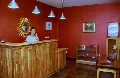 Modane Hotel | Discover Hôtel Le Commerce: Rated 8.3/10 & Family-Friendly
