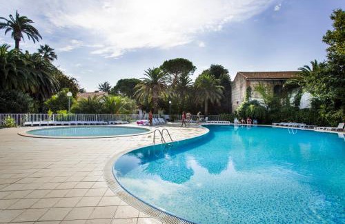Alenya Hotel | Pet-Friendly Hôtel Le Domaine du Mas Blanc with Ocean Views