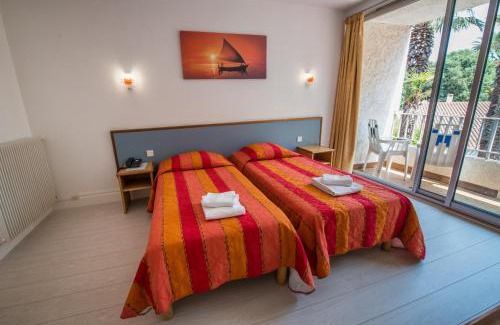 Alenya Hotel | Pet-Friendly Hôtel Le Domaine du Mas Blanc with Ocean Views