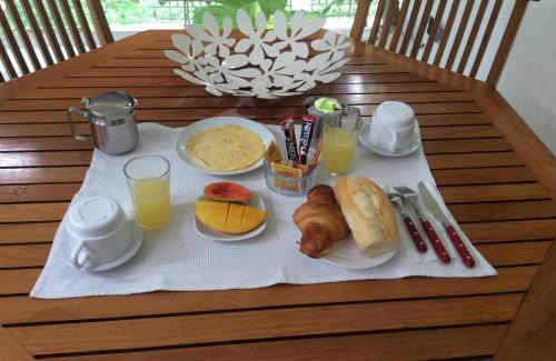 Angre Apartment | Discover Residence le Flamboyant: Family-Friendly Retreat