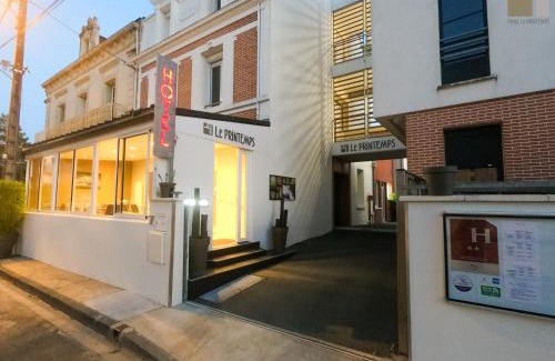 Saint-Georges-de-Didonne Hotel | Discover Comfort at Hôtel Le Printemps with Family-Friendly Perks